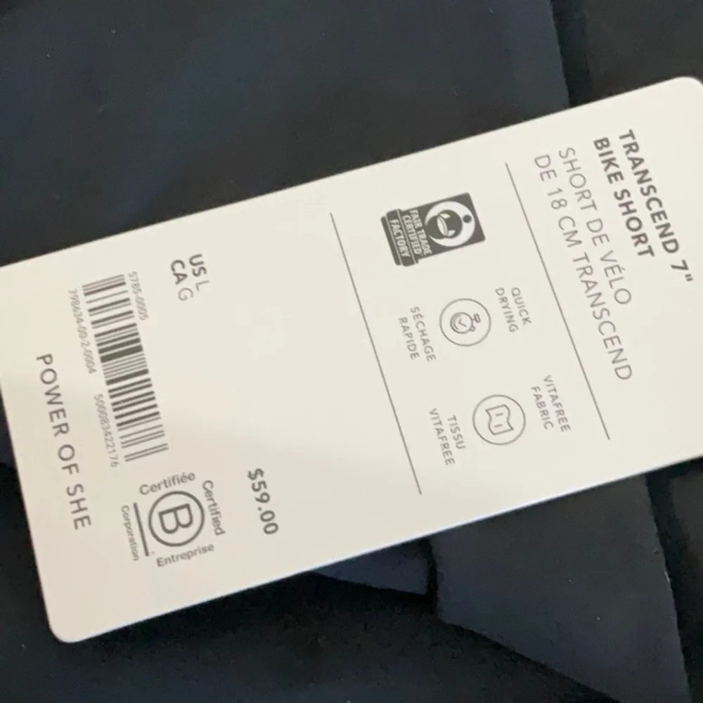 NWT Athleta Transcend 7" Short in Black - Picture 10 of 12